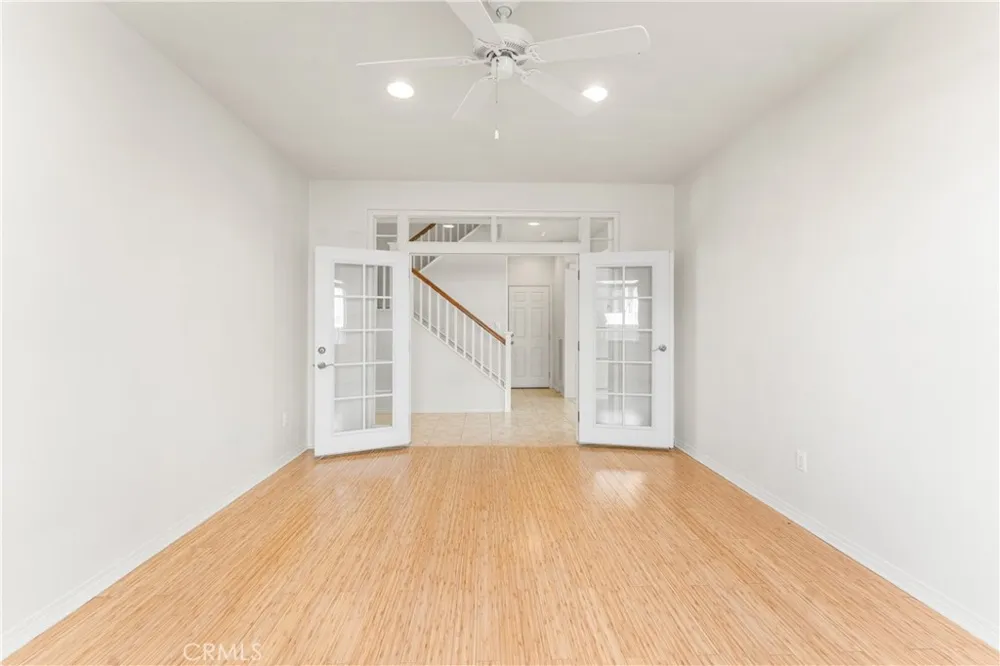 3752 W Newgrove Lancaster, CA 93536