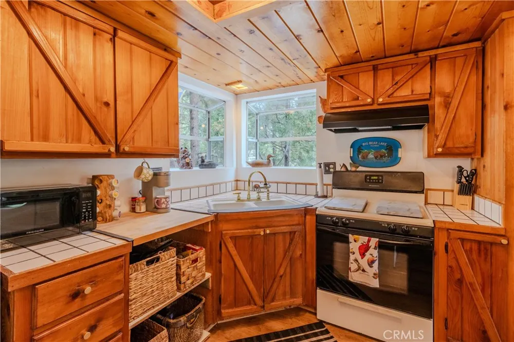 26237 Sky Ridge Twin Peaks, CA 92391