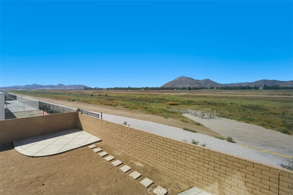 29261 Kentia Court Winchester, CA 92596