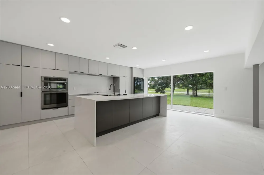 6700 E Tropical Way Plantation, FL 33317