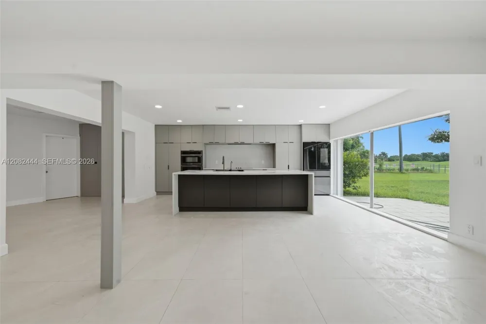 6700 E Tropical Way Plantation, FL 33317