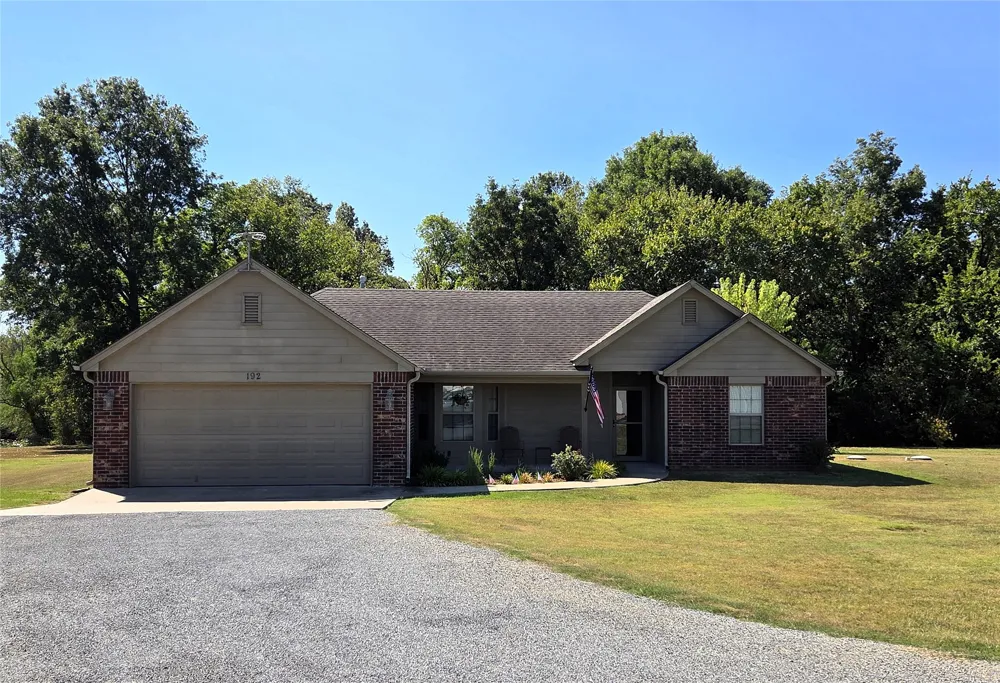 192 Twin Creeks Lane Pryor, OK 74361