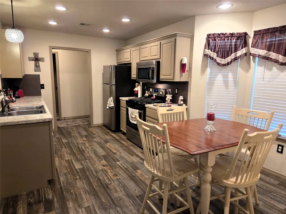 192 Twin Creeks Lane Pryor, OK 74361