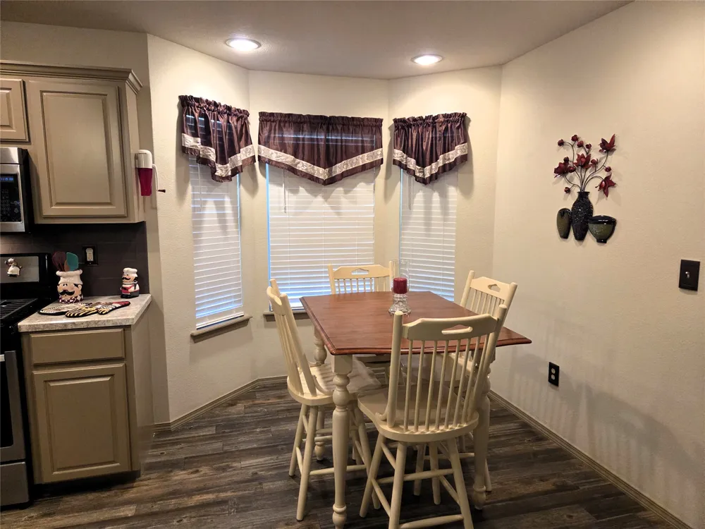 192 Twin Creeks Lane Pryor, OK 74361