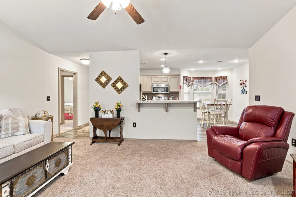 192 Twin Creeks Lane Pryor, OK 74361