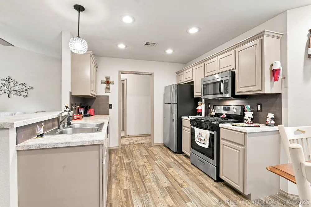 192 Twin Creeks Lane Pryor, OK 74361