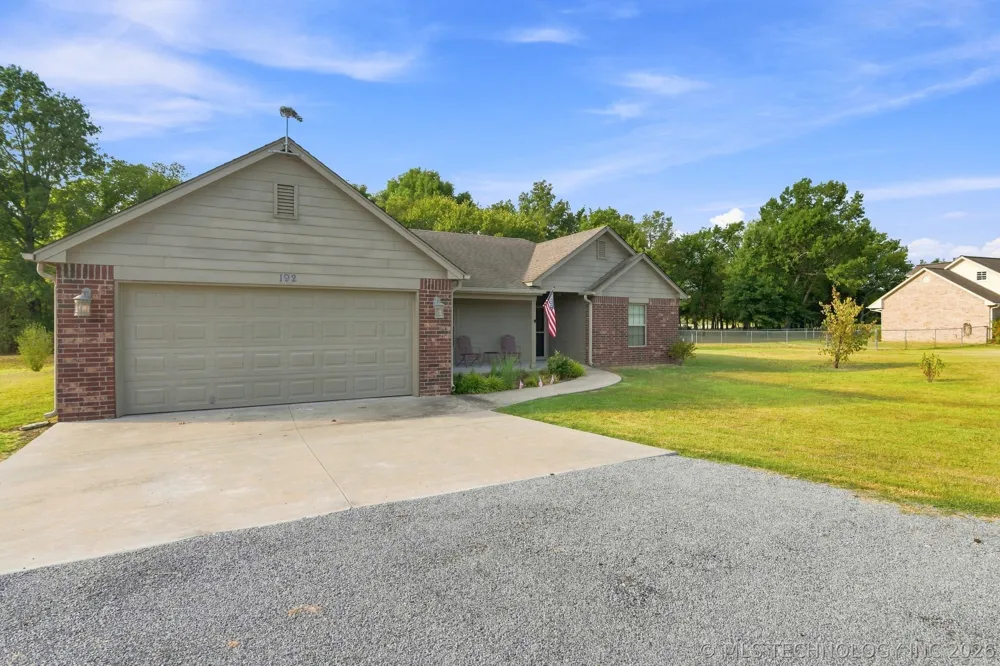 192 Twin Creeks Lane Pryor, OK 74361