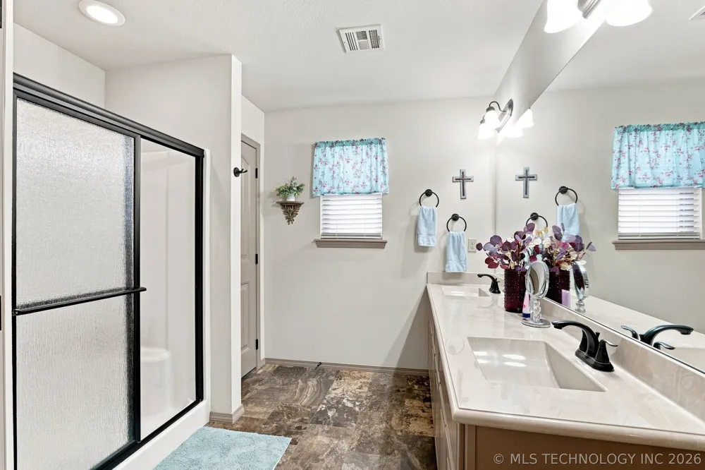 192 Twin Creeks Lane Pryor, OK 74361