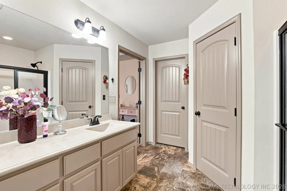 192 Twin Creeks Lane Pryor, OK 74361