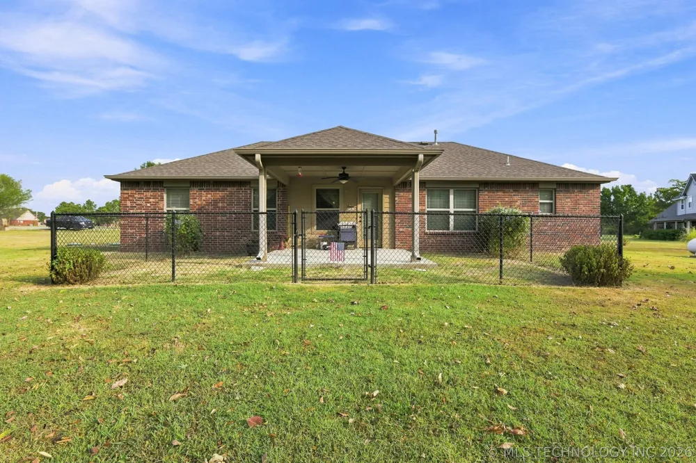 192 Twin Creeks Lane Pryor, OK 74361