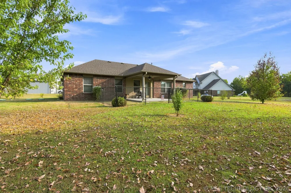 192 Twin Creeks Lane Pryor, OK 74361