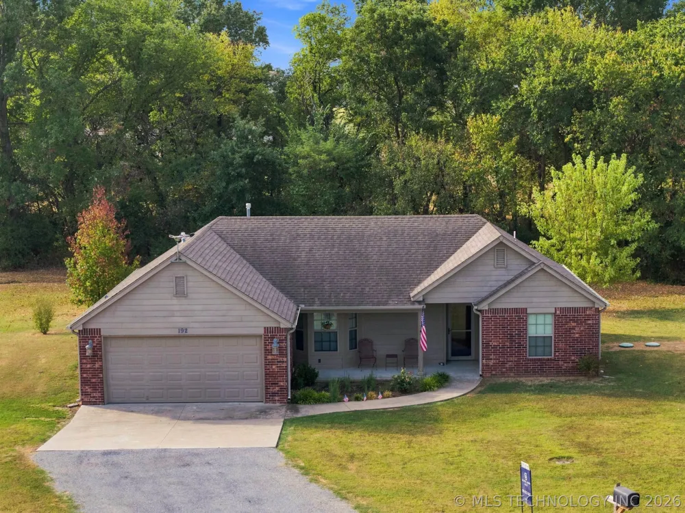 192 Twin Creeks Lane Pryor, OK 74361
