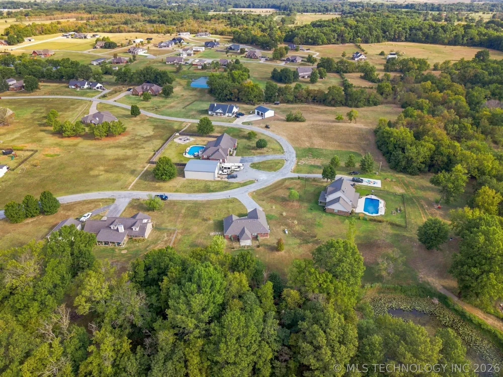 192 Twin Creeks Lane Pryor, OK 74361