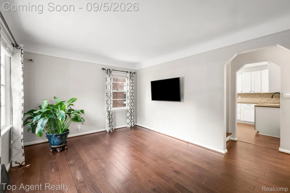 2925 Alexander Avenue Royal Oak City, MI 48073