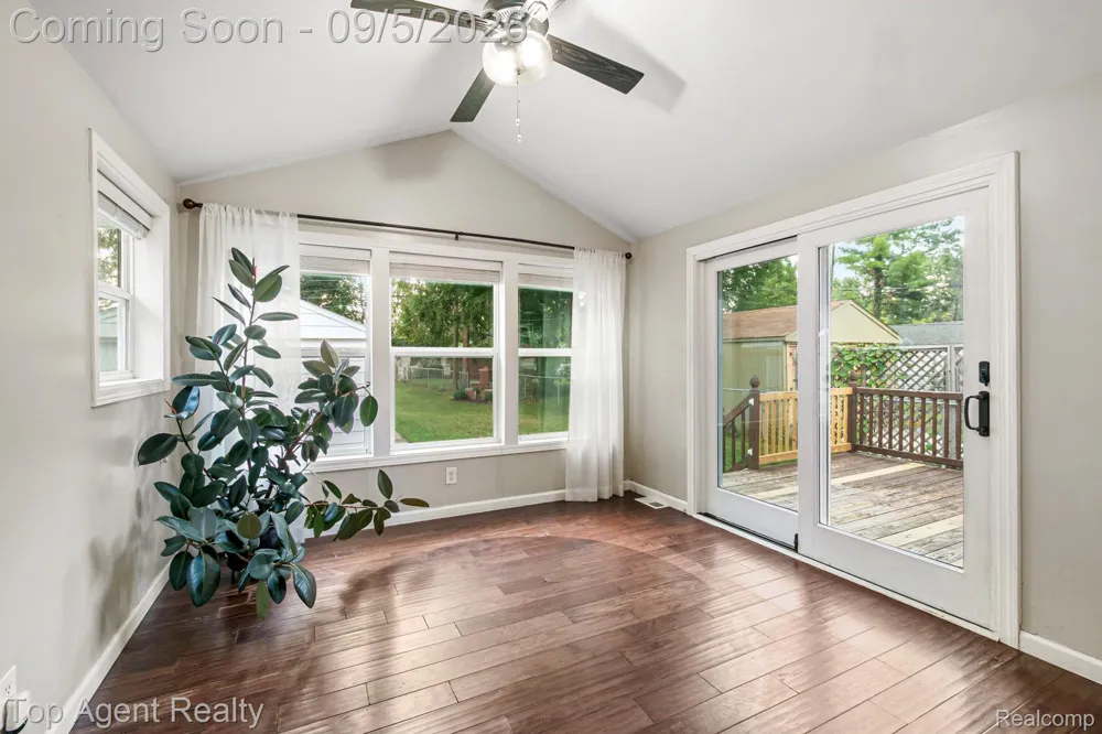 2925 Alexander Avenue Royal Oak City, MI 48073