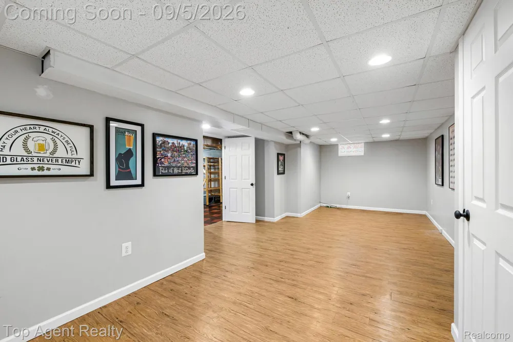 2925 Alexander Avenue Royal Oak City, MI 48073