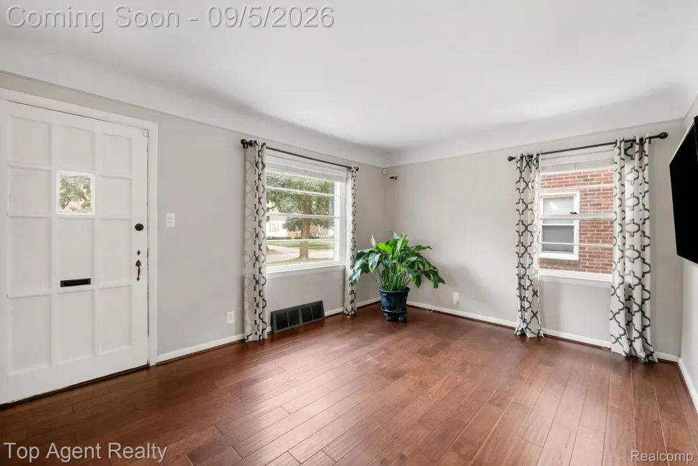 2925 Alexander Avenue Royal Oak City, MI 48073