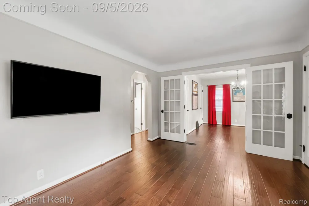 2925 Alexander Avenue Royal Oak City, MI 48073
