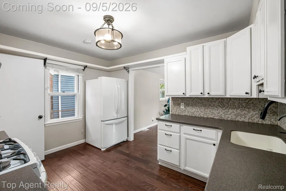 2925 Alexander Avenue Royal Oak City, MI 48073