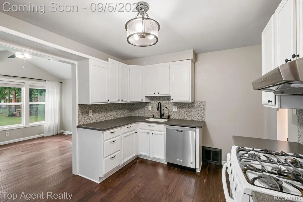 2925 Alexander Avenue Royal Oak City, MI 48073