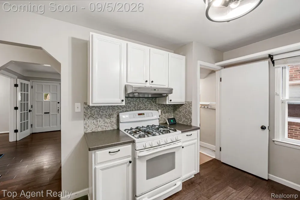 2925 Alexander Avenue Royal Oak City, MI 48073