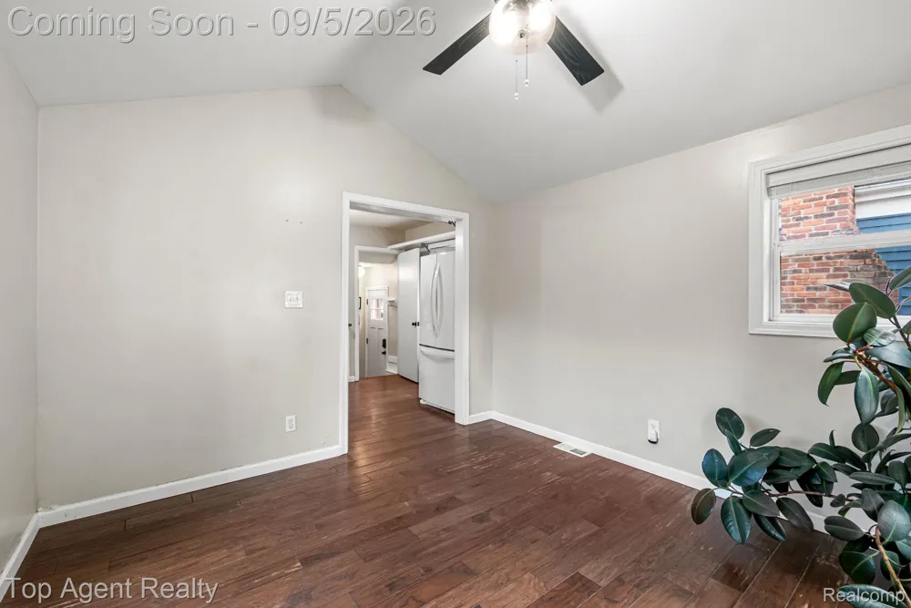 2925 Alexander Avenue Royal Oak City, MI 48073