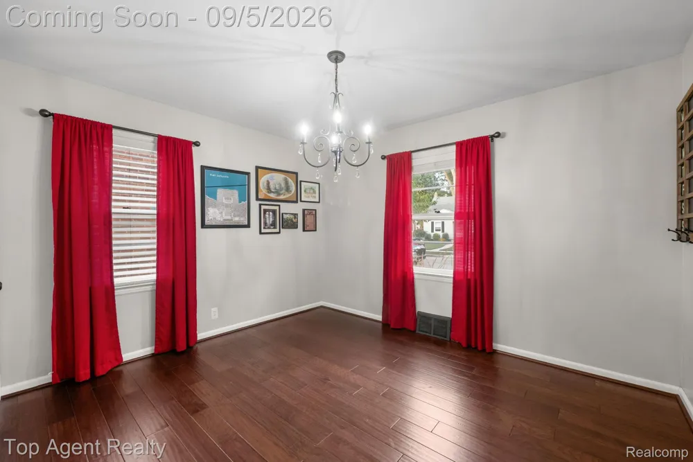 2925 Alexander Avenue Royal Oak City, MI 48073