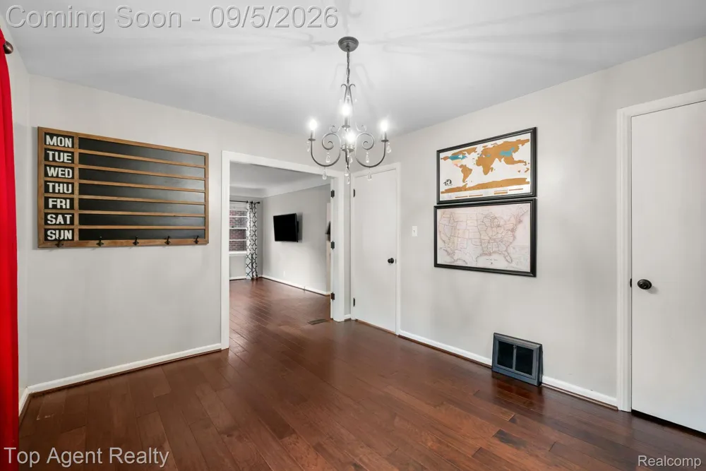 2925 Alexander Avenue Royal Oak City, MI 48073