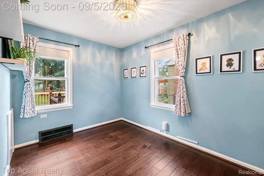 2925 Alexander Avenue Royal Oak City, MI 48073