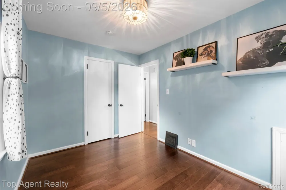 2925 Alexander Avenue Royal Oak City, MI 48073