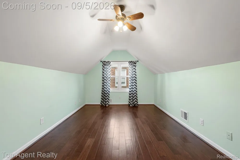 2925 Alexander Avenue Royal Oak City, MI 48073