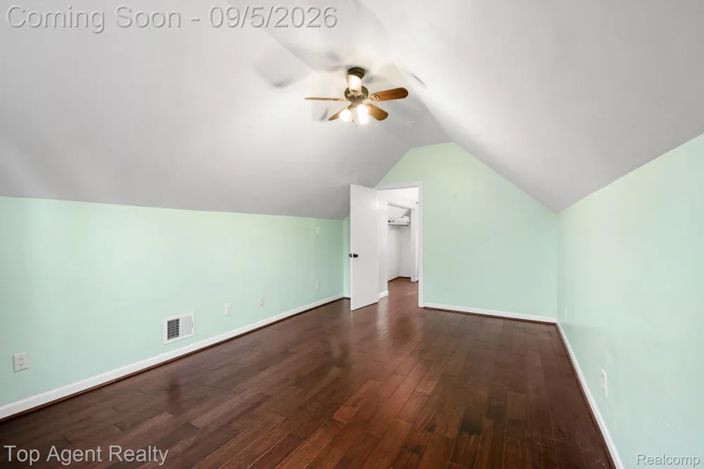 2925 Alexander Avenue Royal Oak City, MI 48073