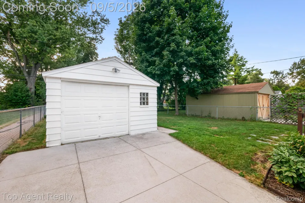 2925 Alexander Avenue Royal Oak City, MI 48073