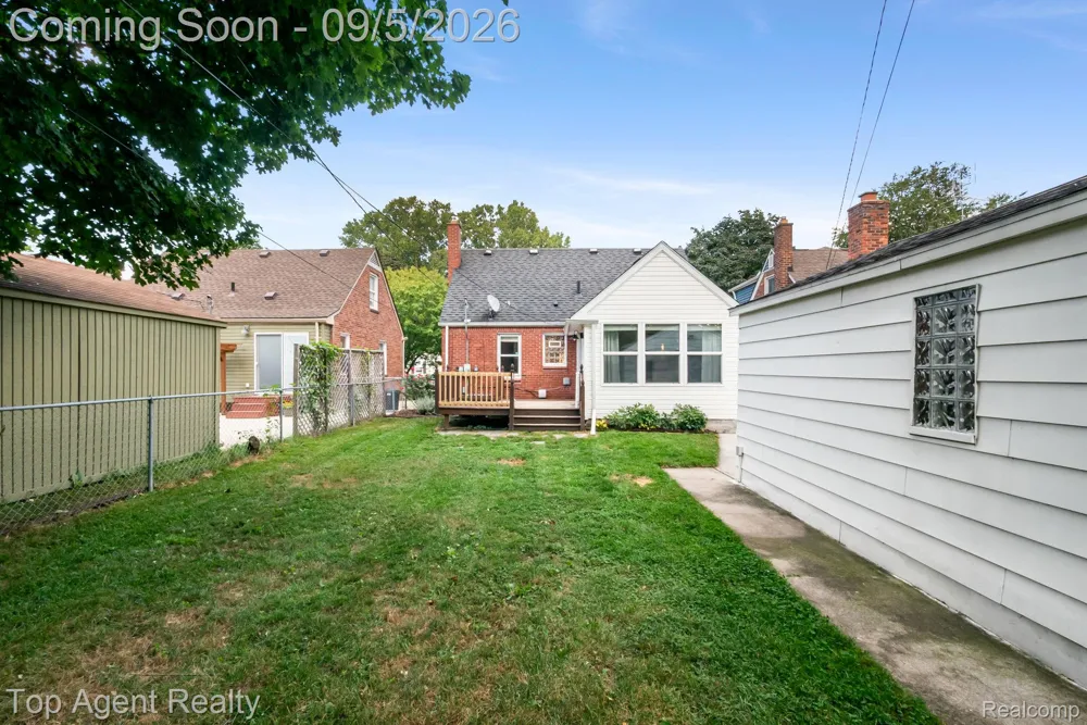 2925 Alexander Avenue Royal Oak City, MI 48073