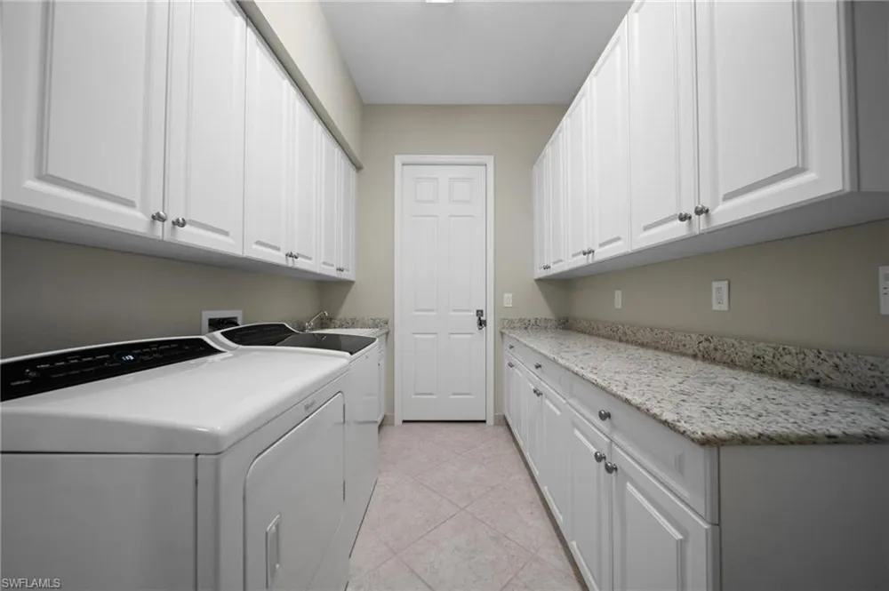 2866 Cinnamon Bay Circle Naples, FL 34119