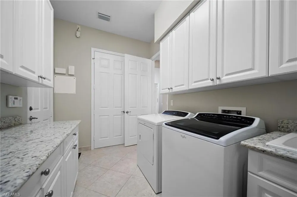 2866 Cinnamon Bay Circle Naples, FL 34119