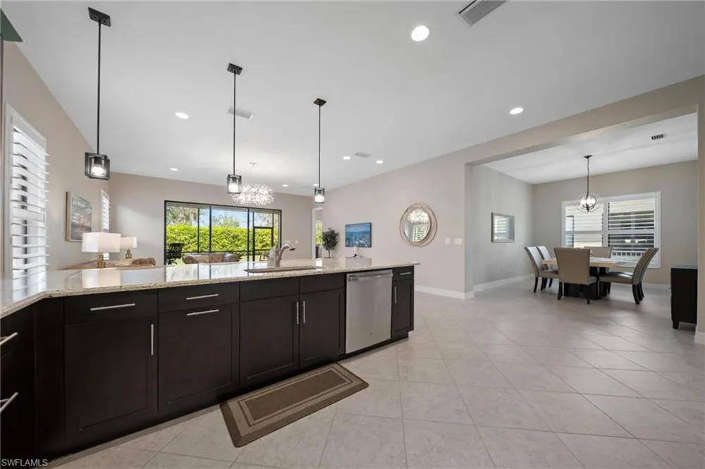 2866 Cinnamon Bay Circle Naples, FL 34119