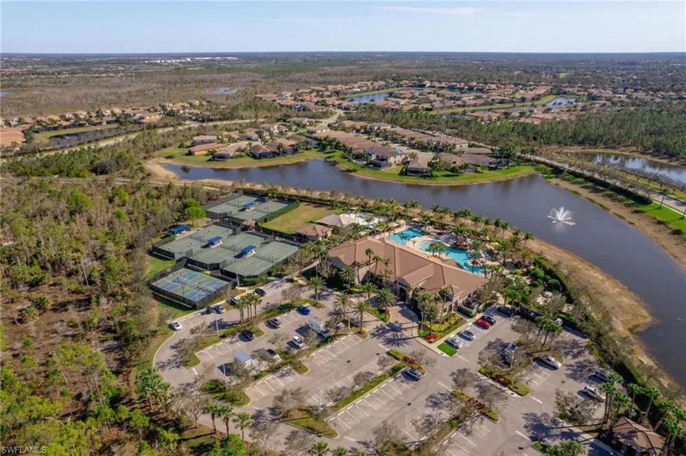 2866 Cinnamon Bay Circle Naples, FL 34119