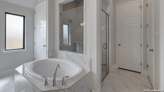 172 Mountain Oak Castroville, TX 78009