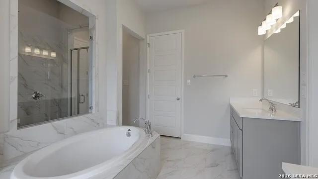 172 Mountain Oak Castroville, TX 78009