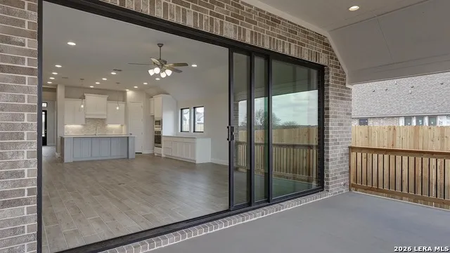 172 Mountain Oak Castroville, TX 78009
