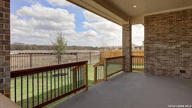 172 Mountain Oak Castroville, TX 78009