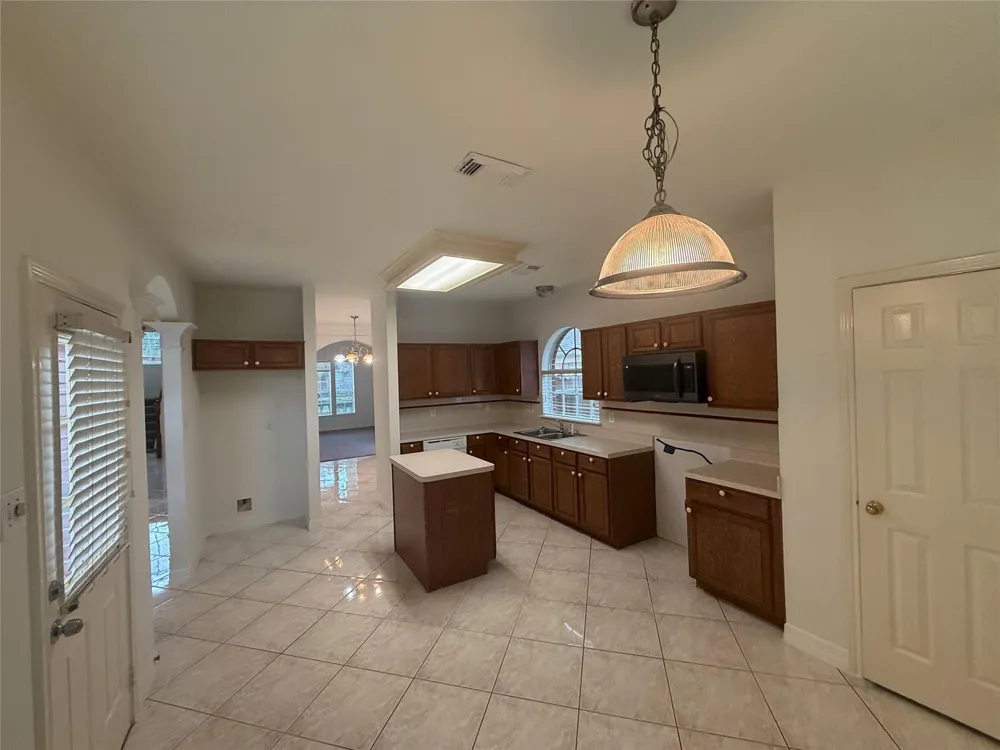 4163 Surreydon Drive Houston, TX 77014