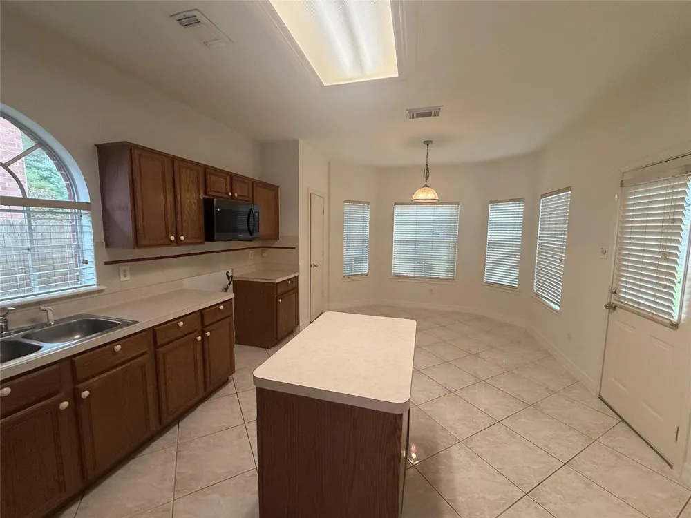 4163 Surreydon Drive Houston, TX 77014