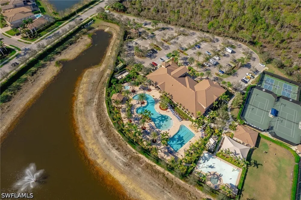Cinnamon Bay Circle Naples, FL 34119