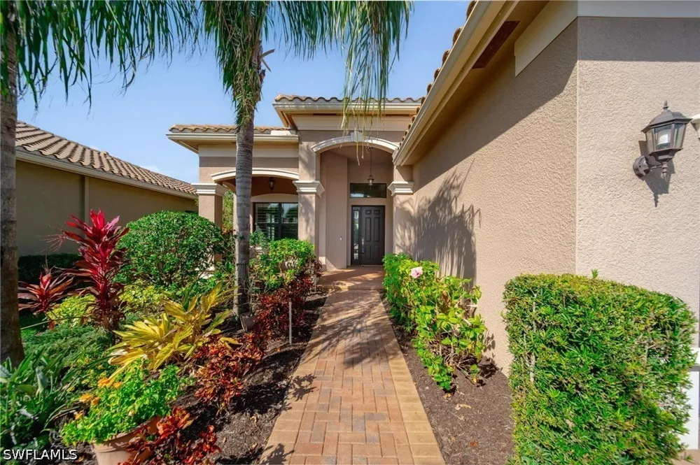 Cinnamon Bay Circle Naples, FL 34119