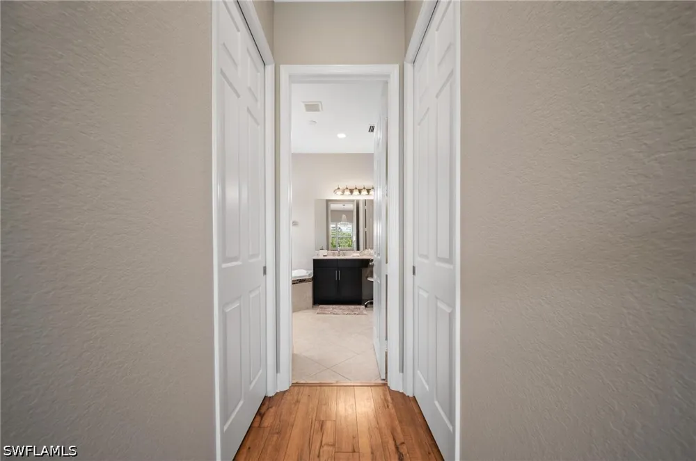 Cinnamon Bay Circle Naples, FL 34119