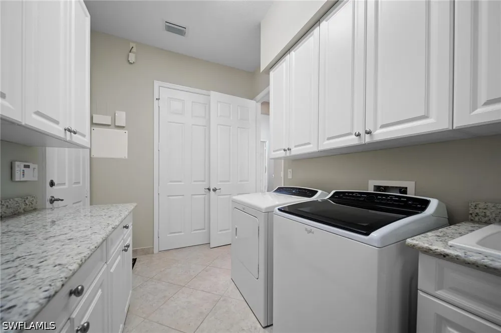 Cinnamon Bay Circle Naples, FL 34119