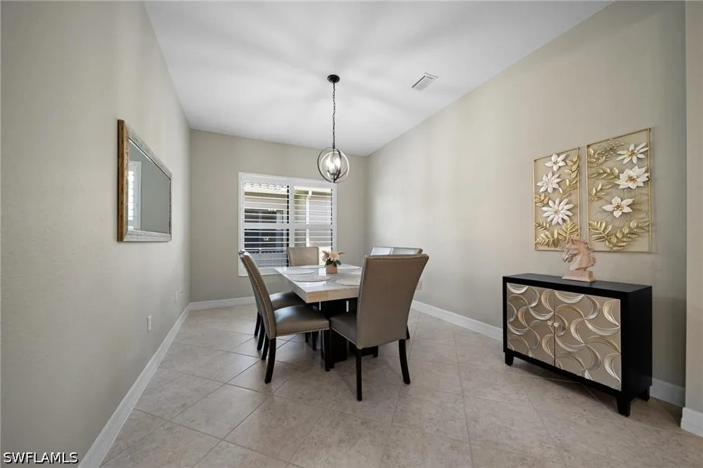 Cinnamon Bay Circle Naples, FL 34119