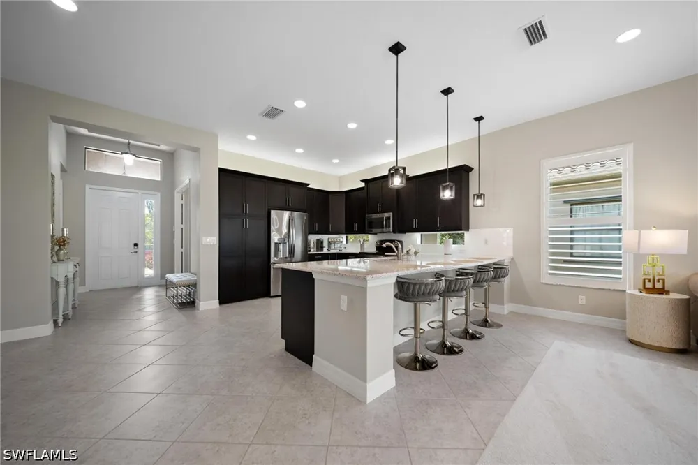 Cinnamon Bay Circle Naples, FL 34119